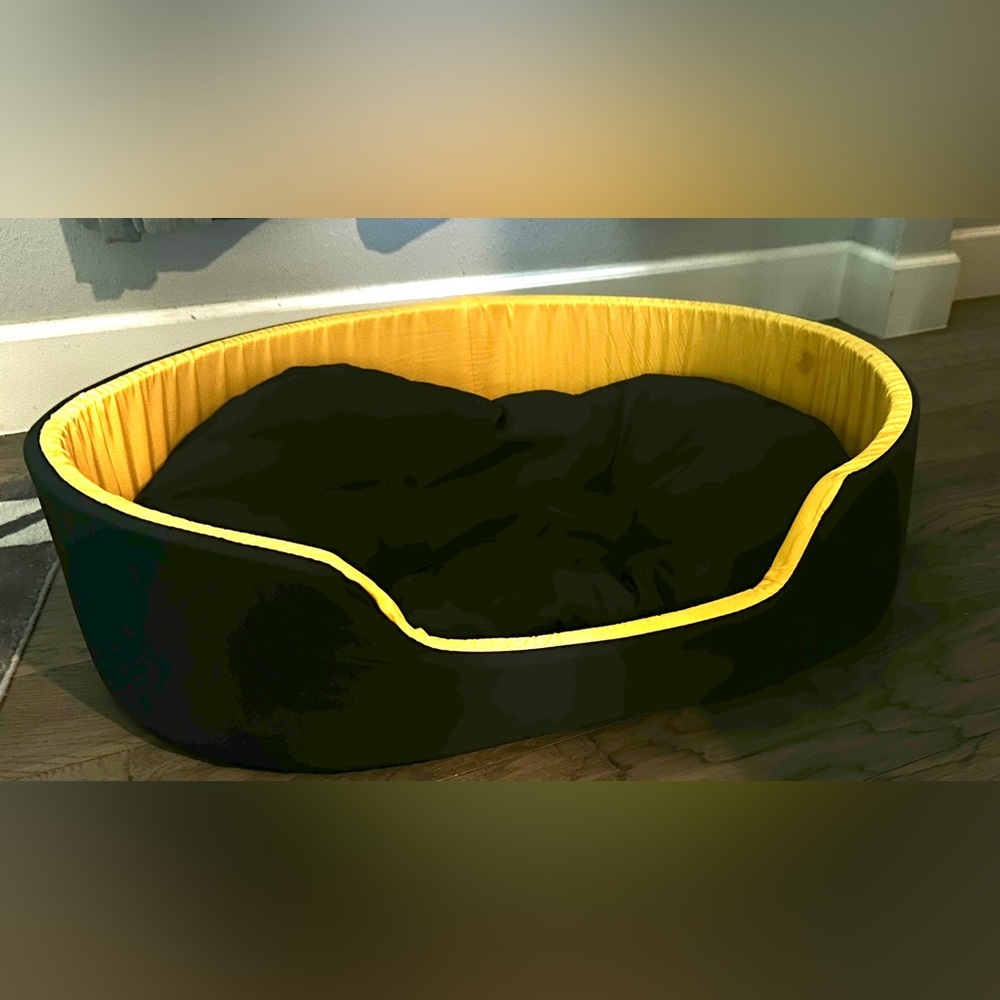 Cute dog bed: reversible: never used